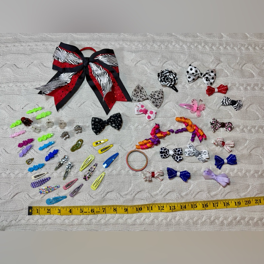 Lot of Kid’s Hair Accessories #1085 - Picture 9 of 10